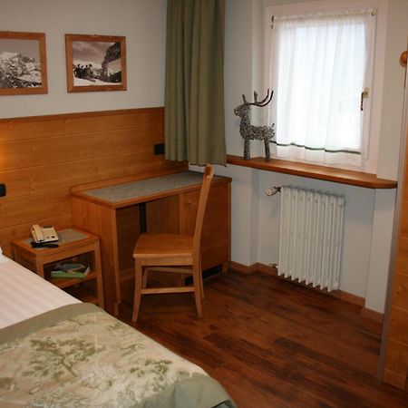 Hotel Larice Bianco Bormio Rum bild